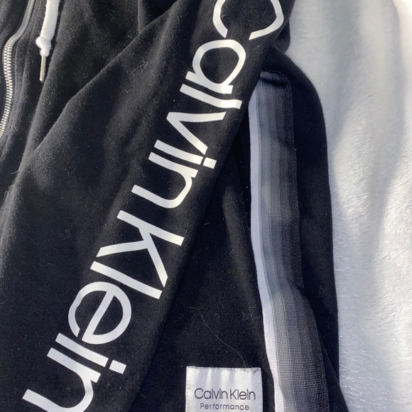 calvin klein - Picture 2 of 3